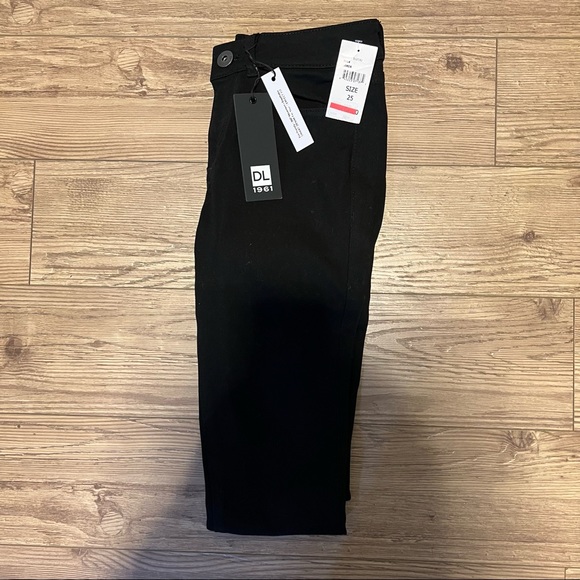 DL1961. Emma. Power Legging. Smart Denim. Jeans - Picture 9 of 9